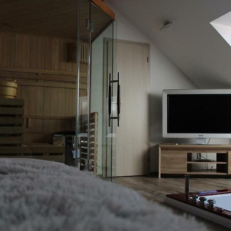 Romanticky Wellness Suite Hotel Heinz Dobris Bagian luar foto