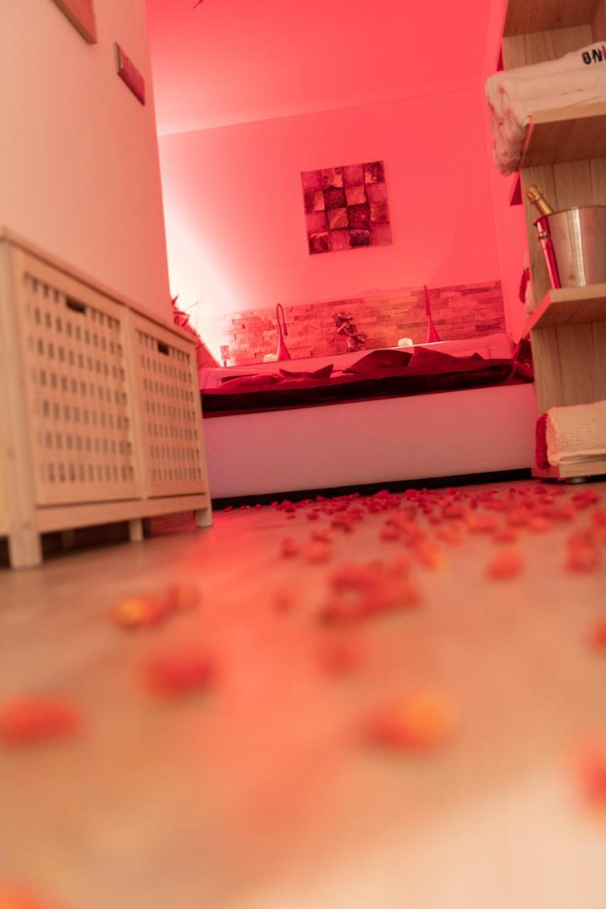 Romanticky Wellness Suite Hotel Heinz Dobris Bagian luar foto