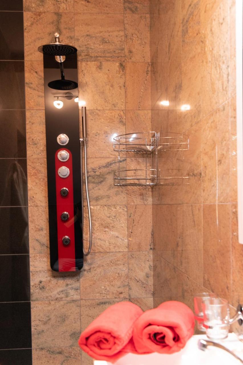 Romanticky Wellness Suite Hotel Heinz Dobris Bagian luar foto