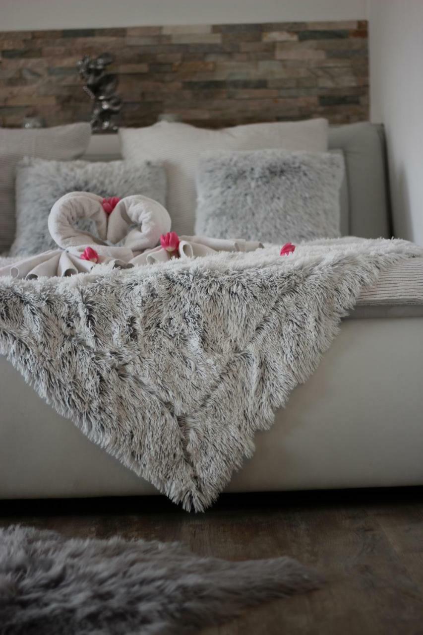 Romanticky Wellness Suite Hotel Heinz Dobris Bagian luar foto